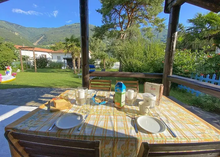 Semesterbostad Bassotta Strand-blockhaus Sorico